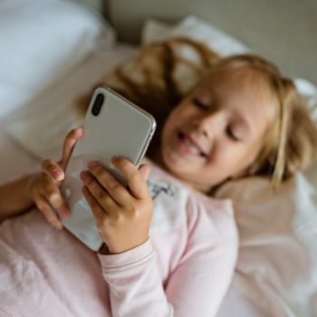 Smartphones Are As Bad For Kids As A “Gram of Coke”