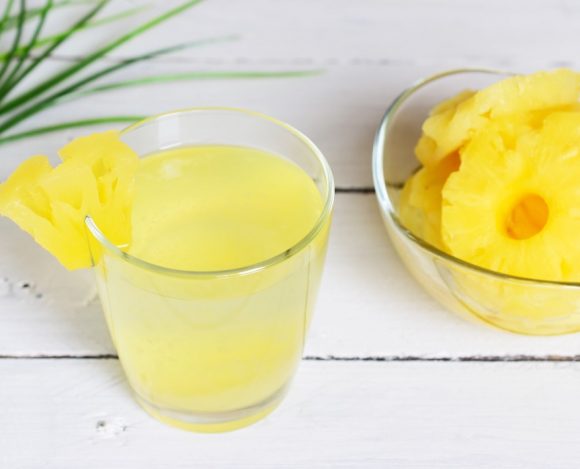 5 Reasons To Start Your Day With Pineapple Water