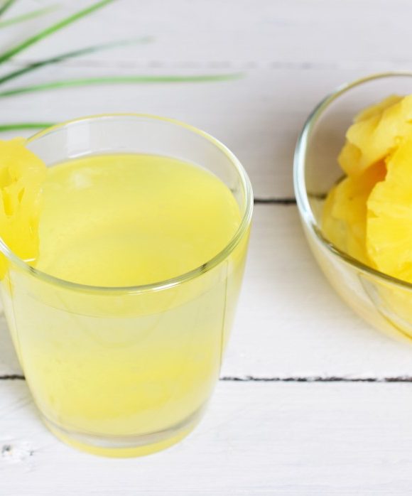 5 Reasons To Start Your Day With Pineapple Water